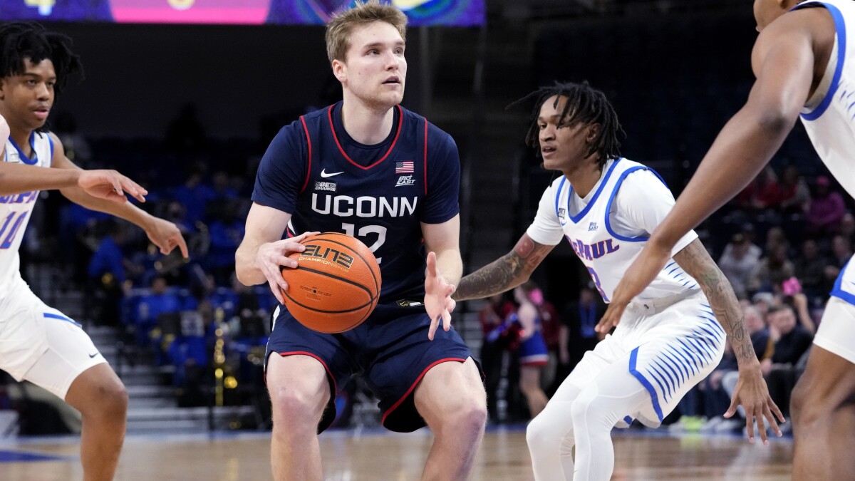 Uconn basket outlet
